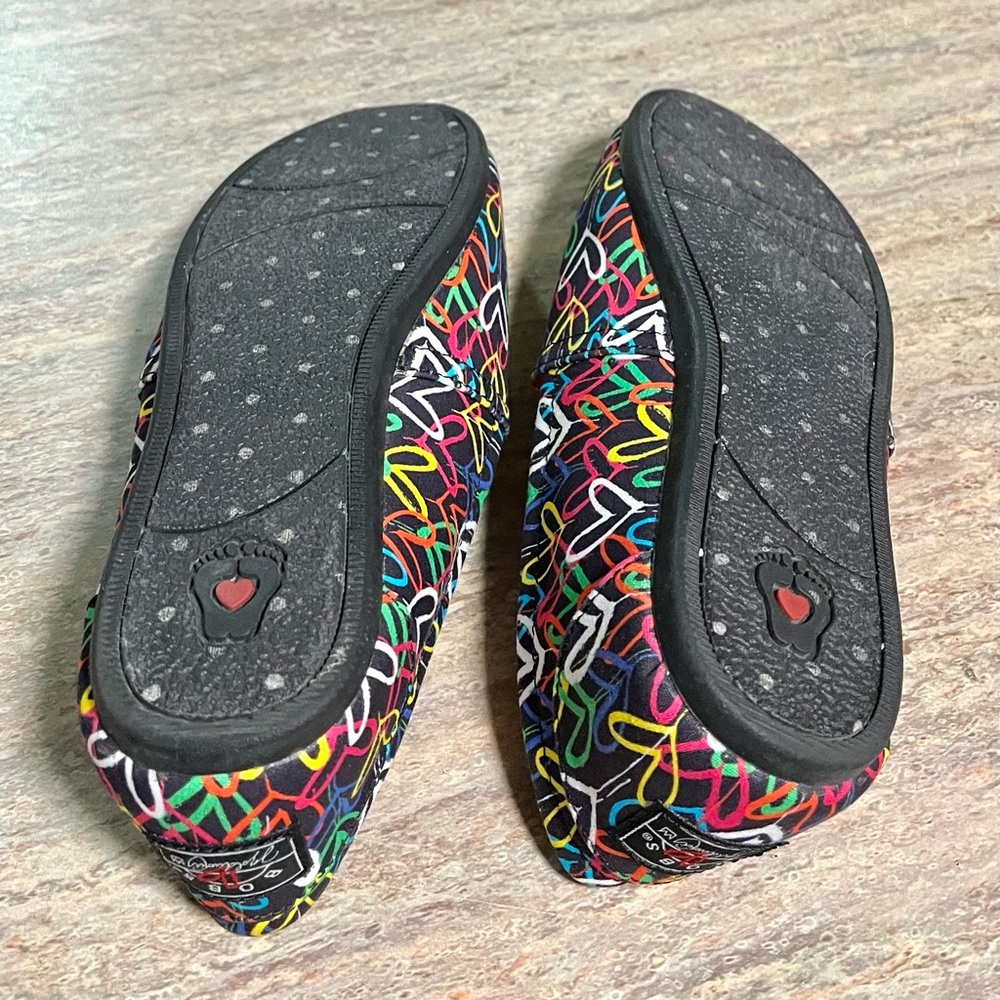 NWOT Bobs X JGoldwyn black slip ons with multicolored hearts - Picture 15 of 15